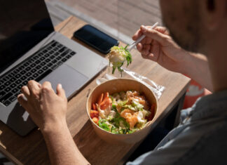 Dieta office-friendly – jak jeść, żeby mieć energię przez cały dzień pracy? dieta office
