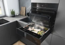 Efekty pieczenia w piekarniku parowym Siemens z termoobiegiem Piekarnik parowy Siemens wkomponowany w nowoczesną jasną kuchnię