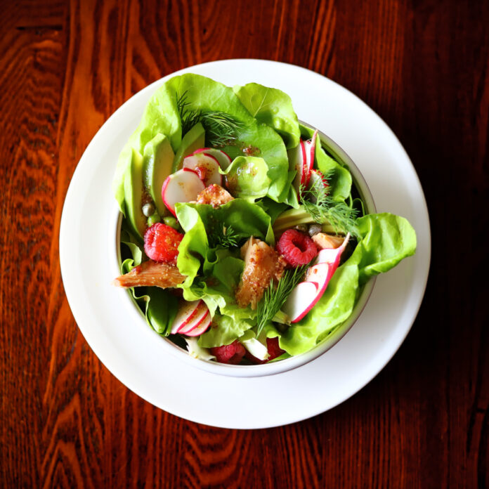 maska z awokado nawilzajaca twarz domowa